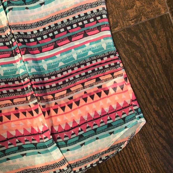 Aztec chiffon sleeveless button down - Picture 3 of 4